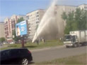В Барнауле забивший из-под земли фонтан кипятка выбил окна на девятом этаже жилого дома (ВИДЕО) В Барнауле забивший из-под земли фонтан кипятка выбил окна на девятом этаже жилого дома (ВИДЕО)