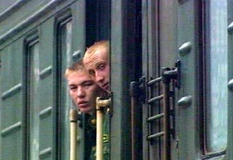 Российские призывники. Кадр Первого телеканала, архив, 2002 год Российские призывники. Кадр Первого телеканала, архив, 2002 год
