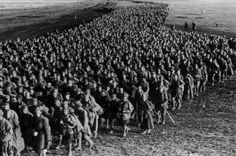 Советские военнопленные во время Великой отечественной войны. Фото с сайта ef.1939-1945.net Советские военнопленные во время Великой отечественной войны. Фото с сайта ef.1939-1945.net