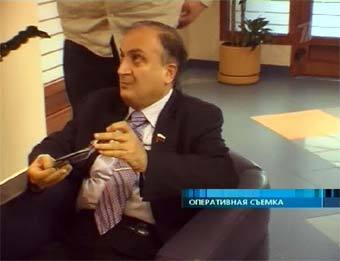 Левон Чахмахчян при задержании. Кадр оперативной съемки, предоставленный Первым каналом Левон Чахмахчян при задержании. Кадр оперативной съемки, предоставленный Первым каналом