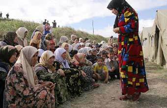 Беглые узбеки в киргизском лагере, фото Reuters