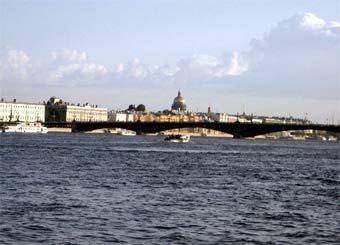 Троицкий мост. Фото с сайта www.astrounion.spb.ru
