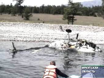 Обломки Ми-2 в озере Байкал, кадр НТВ, архив