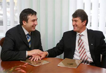 Президент Грузии Михаил Саакашвили и президент Украины Виктор Ющенко. Фото Reuters