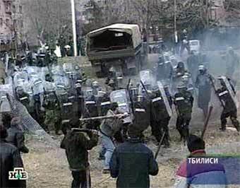 Беспорядки в Тбилиси. Кадр НТВ, архив