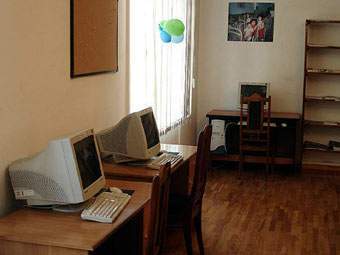 Ресурсный центр в помещении Freedom House в Ташкенте. Фото с сайта Ferghana.ru
