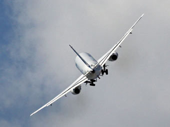SSJ-100.  "."