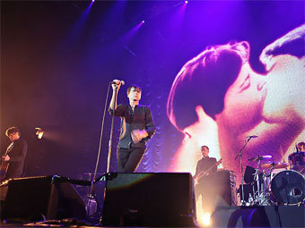 ����: ����������� ���� Suede